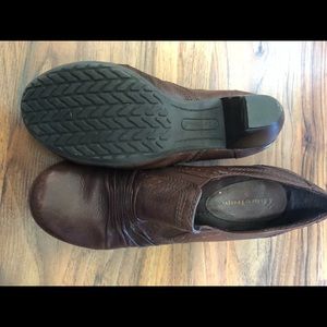 Bear trap brown booties